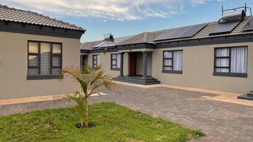 Bagian depan properti