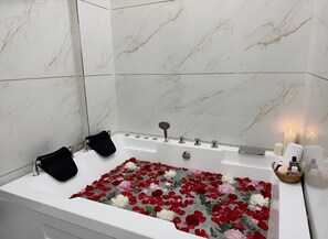Royal Suite, Balcony, City View | Bathroom | Shower, hair dryer, towels, soap