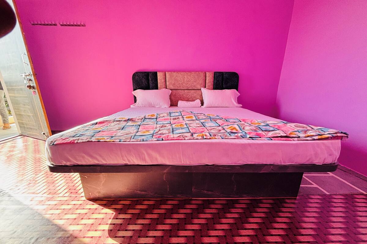 Caja de seguridad en la habitación y escritorio 