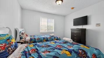4 bedrooms, desk, iron/ironing board, travel crib