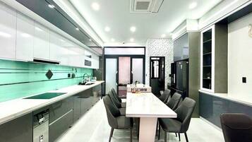 Villa, 3 Bedrooms | Private kitchen