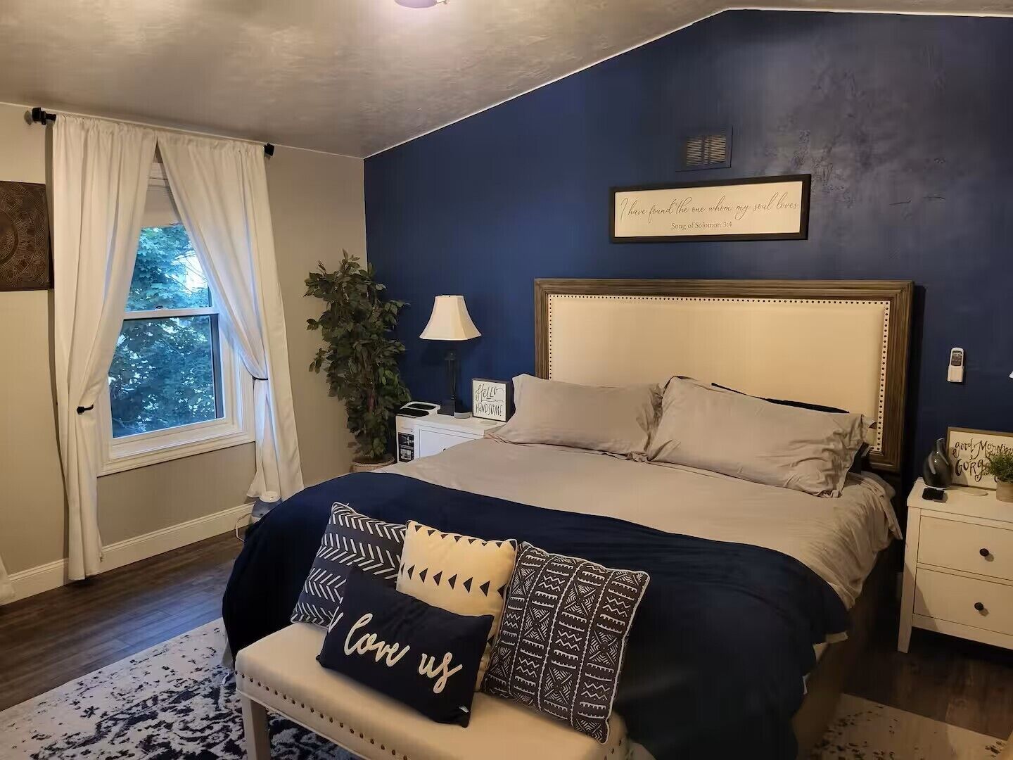 5 bedrooms, free WiFi, bed sheets