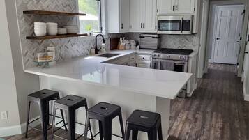 Microwave, oven, stovetop, dishwasher