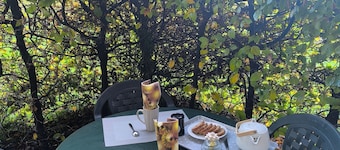 Quiet apartment 5 minutes from Beaune, swimming pool, sauna, near golf course