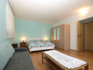 3 bedrooms, WiFi