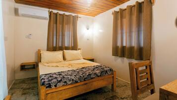 ตู้นิรภัยในห้องพัก, ผ้าม่านกันแสง, เตารีด/โต๊ะรีดผ้า, Wi-Fi ฟรี