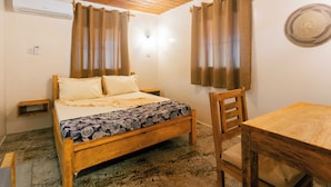 In-room safe, blackout curtains, iron/ironing board (on request) - Roots inn  (Paje)
