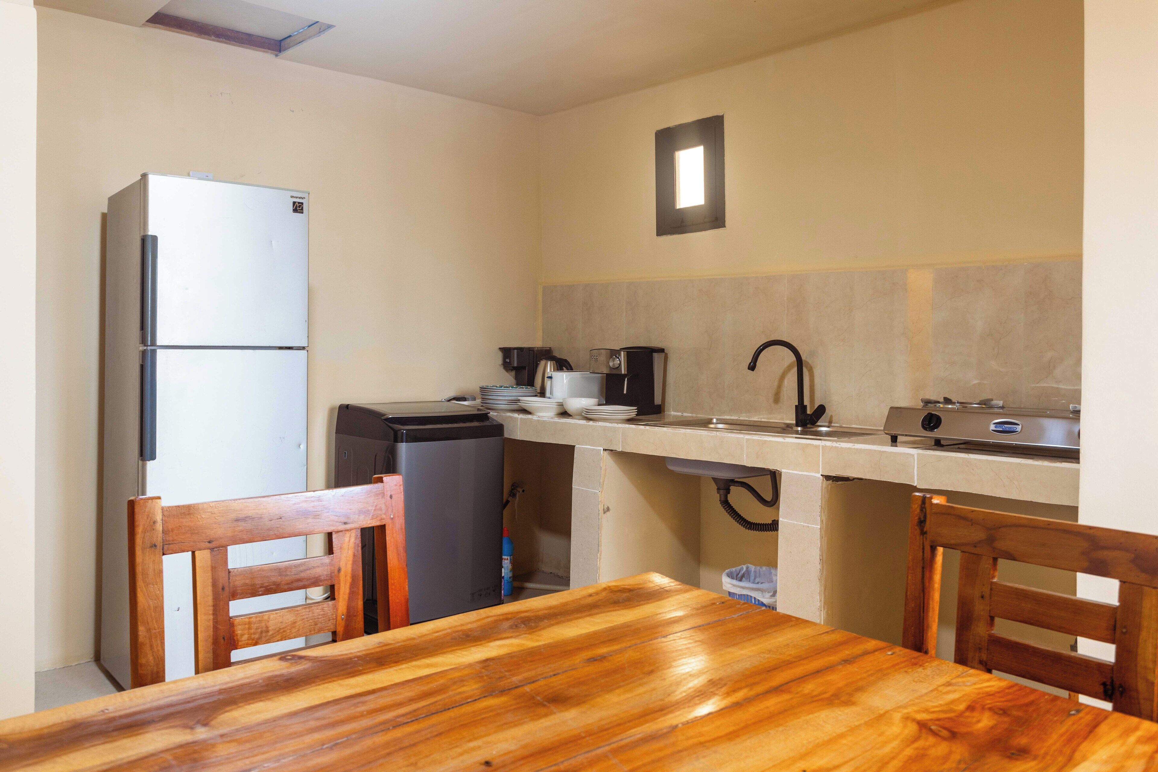 Habitación doble, vista a la ciudad | Área de sala de estar