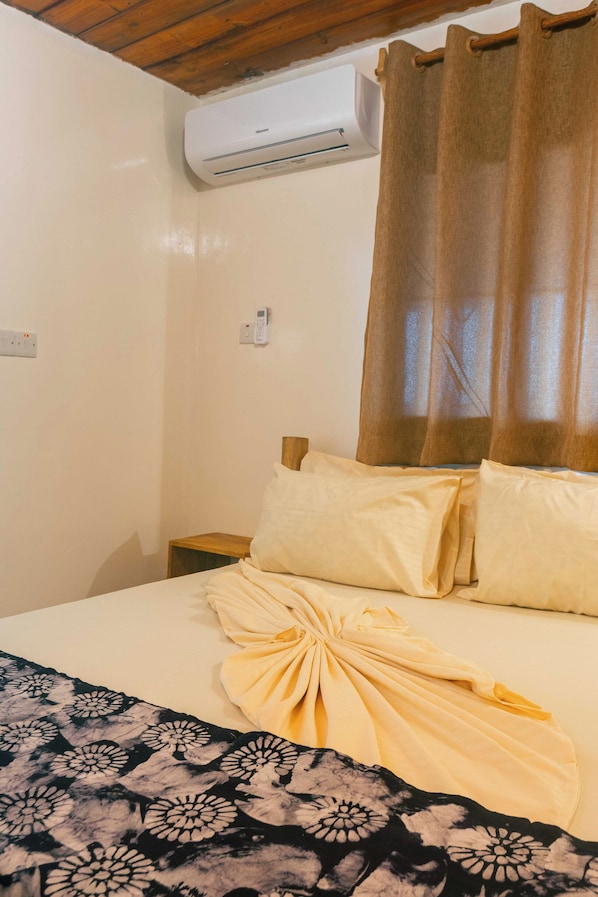 Doppelzimmer, Stadtblick | Zimmersafe, Verdunkelungsvorhänge, Bügeleisen/Bügelbrett