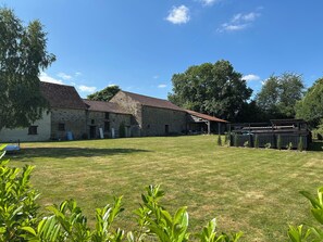 المنشأة من الخارج