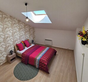 1 bedroom, desk, iron/ironing board, free WiFi