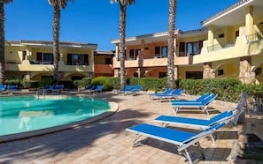 Pool - Holiday apartment with air conditioning (Palau)