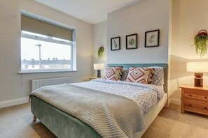 3 chambres, fer et planche à repasser, Wi-Fi, draps fournis