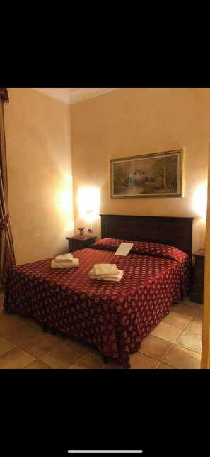 6 bedrooms, desk, free WiFi, bed sheets - Bye Rome, your rooms in the heart of Rome (Roma)