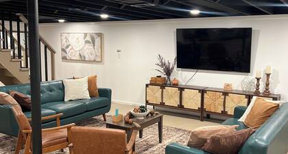 Cozy Garden Suite minutes from O'hare and Rosemont + Free Parking