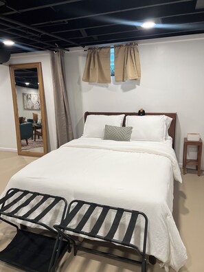 1 bedroom, iron/ironing board, WiFi, bed sheets