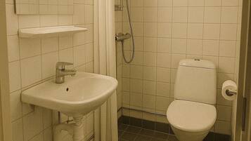 Basic Single Room, 1 Twin Bed | Bathroom | Shower, towels, shampoo, toilet paper