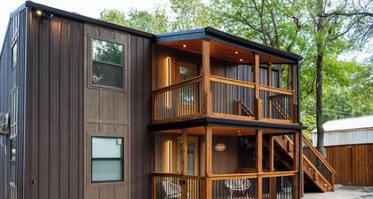 Modern Cabin Mins frm TU, Downtown, Gathering Pl, St John, HIlcrest Downstairs