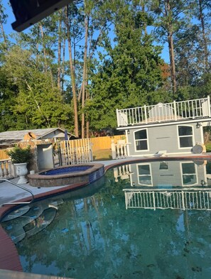 Outdoor pool - PERFECT STAY AT JACKSONVILLE (Jacksonville)