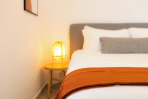 Desk, laptop workspace, free WiFi