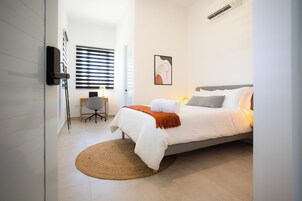 经典双人房, 1 张大床 | 办公桌、笔记本电脑工作区、免费 WiFi