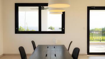 ๋น์ฆ๋์ค ์ผํฐ