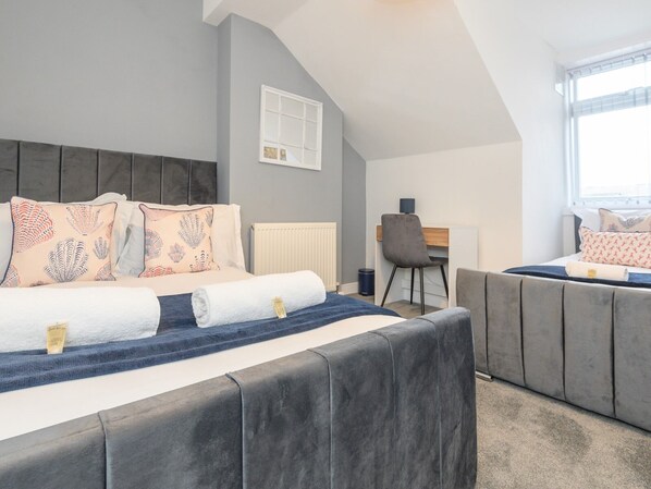 3 bedrooms, iron/ironing board, free WiFi, bed sheets