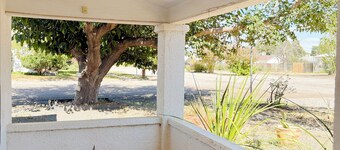 La Paloma: Charming 3 Bedroom in the heart of Marfa!