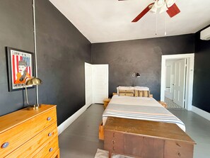 3 عدّة غرف نوم ومكواة/لوح كي وواي فاي مجانًا وملاءات أسرّة