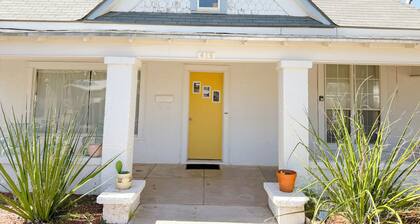 La Paloma: Charming 3 Bedroom in the heart of Marfa!