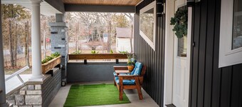 Wolf Lake Charming Retreat