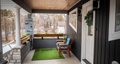 Wolf Lake Charming Retreat