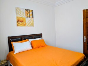 3 bedrooms, iron/ironing board, WiFi