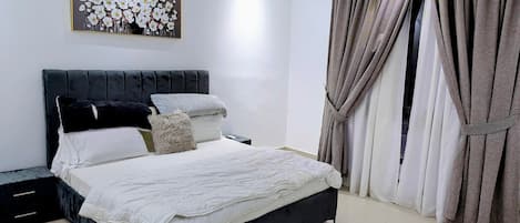 3 Schlafzimmer, BĂŒgeleisen/BĂŒgelbrett, WLAN