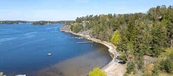 Seaside Serenity, Modern Family Retreat