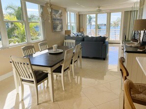 Interior - SUNSET PARADISE Waterfront Condo, Sunset Views, Pool, Beach, 5min to StPeteBeach (Saint Petersburg)