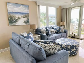 Smart TV - SUNSET PARADISE Waterfront Condo, Sunset Views, Pool, Beach, 5min to StPeteBeach (Saint Petersburg)