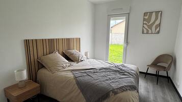 Bügeleisen/Bügelbrett, WLAN, Bettwäsche