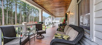 New rental in heart of the Poconos! Modern space with two kitchens and hot tub!