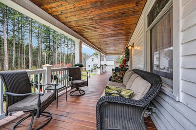 New rental in heart of the Poconos! Modern space with two kitchens and hot tub!