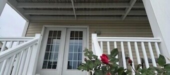 Half Shell Cottage: Conveniently Located I Newly Remodeled