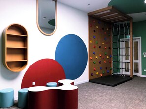 어린이 놀이 공간 - 실내