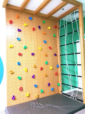 어린이 놀이 공간 - 실내