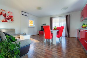 Smart TV, video games, ping pong - Villa Lorema with pool,hot tube&5600sqm garden (Gornje Raštane)