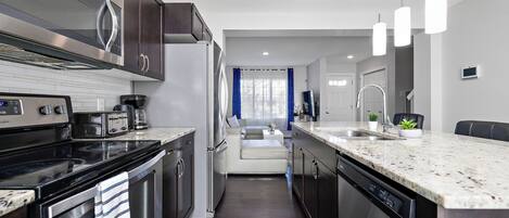 Micro-ondas, fogão, cooktop, lava-louças