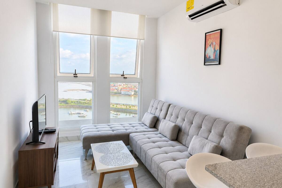 Departamento ejecutivo, vista al océano | Minibar, escritorio, espacio para trabajar con laptop y cunas gratuitas