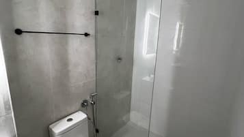Deluxe Studio, Sea View | Bathroom