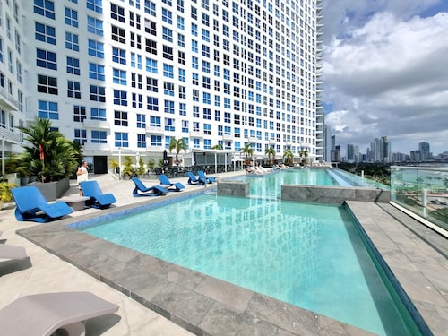 Studio Apartment with Ocean View