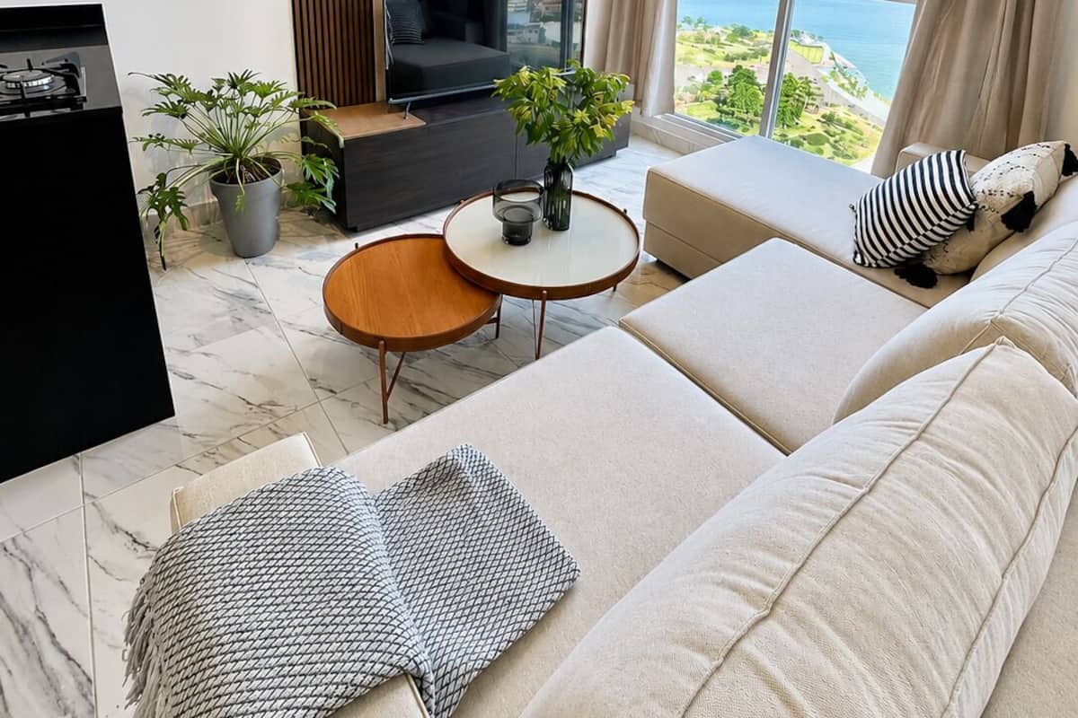 Departamento Elite, vista al océano | Minibar, escritorio, espacio para trabajar con laptop y cunas gratuitas