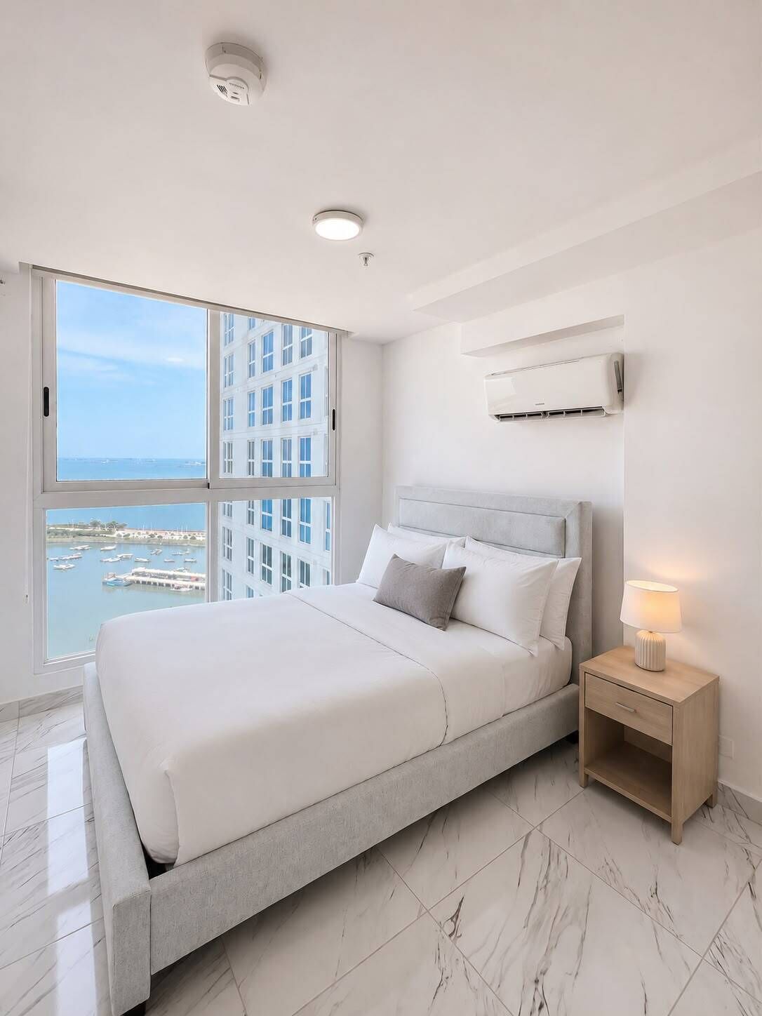 Design Apartment, Ocean View | Minibar, desk, laptop workspace, cribs (free)